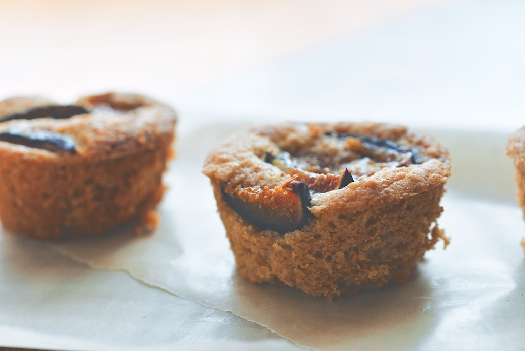 fig and hazelnut muffins